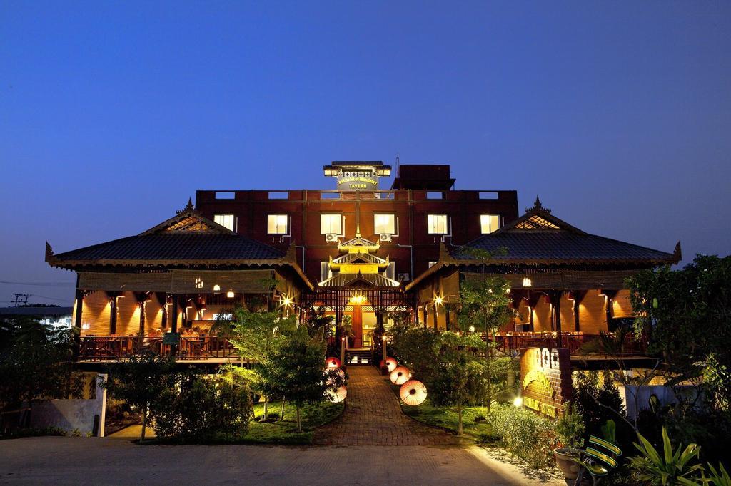 A Little Bit Of Mandalay Tavern Luaran gambar